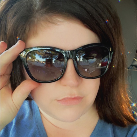 Meet your Posher, Vicki - Picture 1 of 1